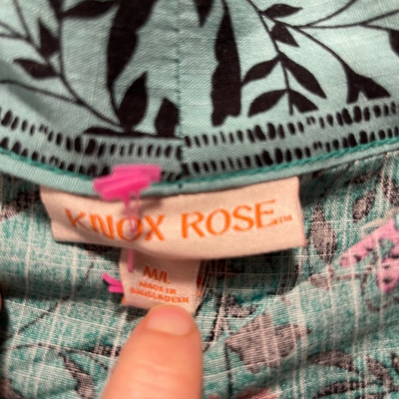 🪩 NWOT Knox Rose Green Floral Top Size Medium - Picture 4 of 5